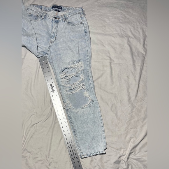 Aeropostale Women's Mom Jeans Size 8 Light Wash Distressed Ripped Denim - Picture 5 of 13